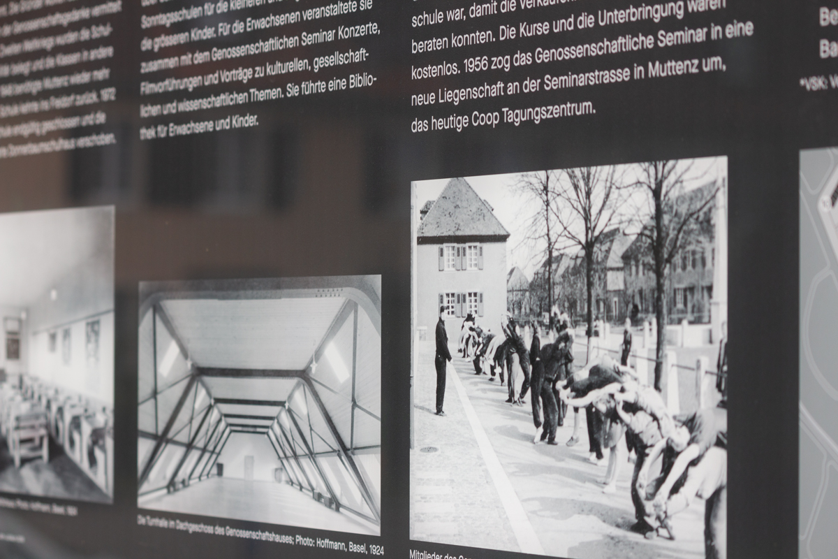 Historische Informationstafel im Freidorf Muttenz