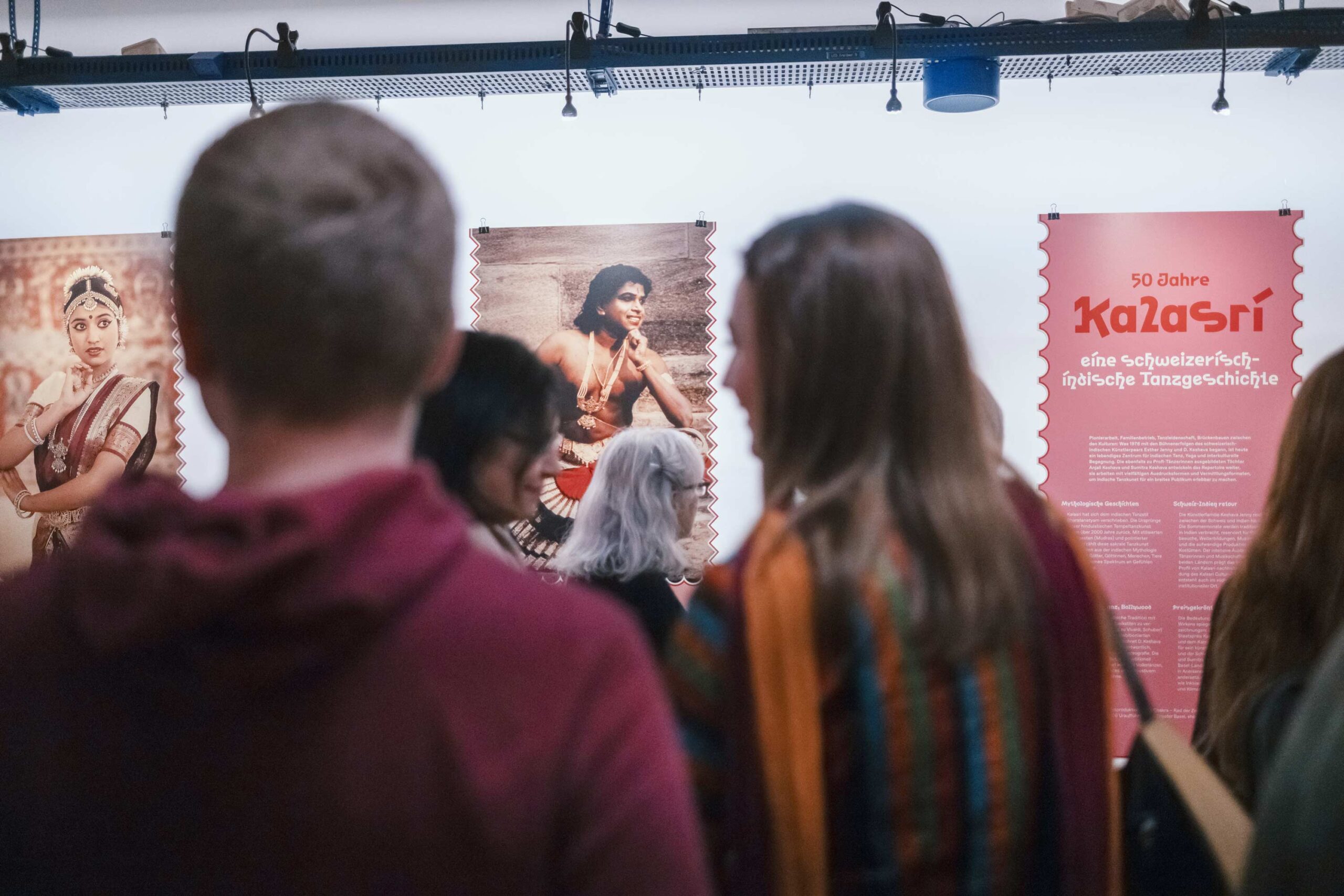 Ausstellung über Yoga und indischen Tanz zwischen Basel und Mysuru